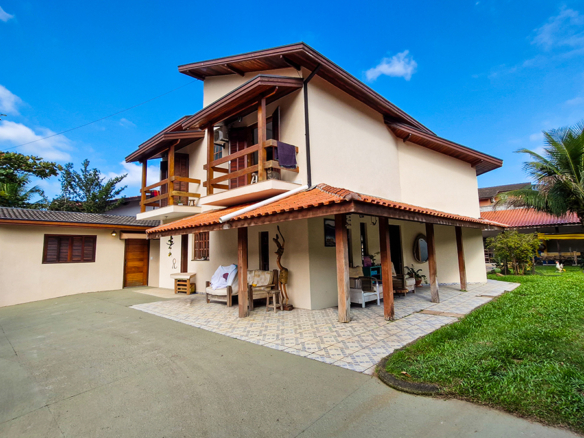 Casa Nova a venda na Praia da Mococa | Condomínio fechado | Lazer Privativo
