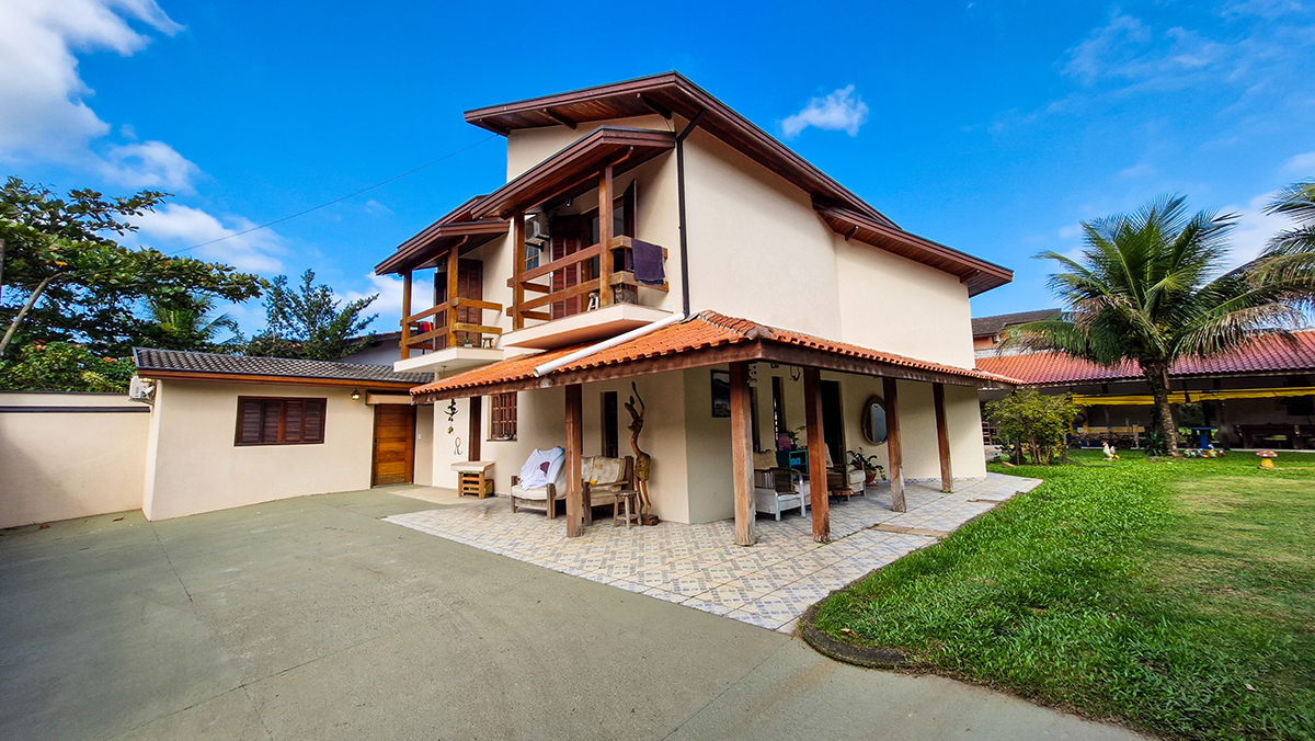 Casa Nova a venda na Praia da Mococa | Condomínio fechado | Lazer Privativo