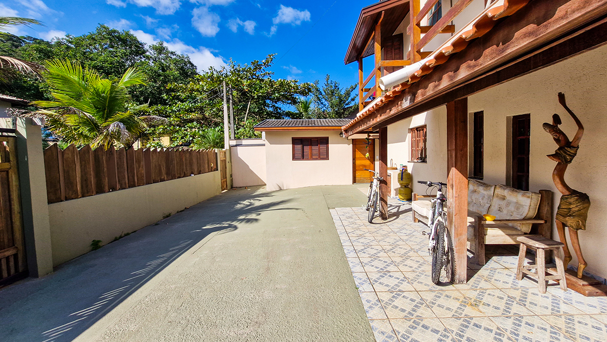 Casa Nova a venda na Praia da Mococa | Condomínio fechado | Lazer Privativo