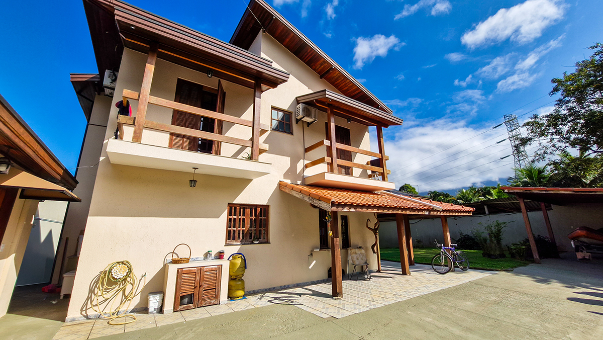 Casa Nova a venda na Praia da Mococa | Condomínio fechado | Lazer Privativo