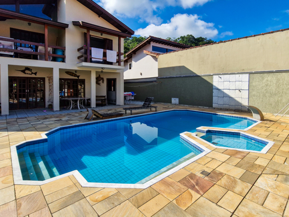 Casa Nova a venda na Praia da Mococa | Condomínio fechado | Lazer Privativo