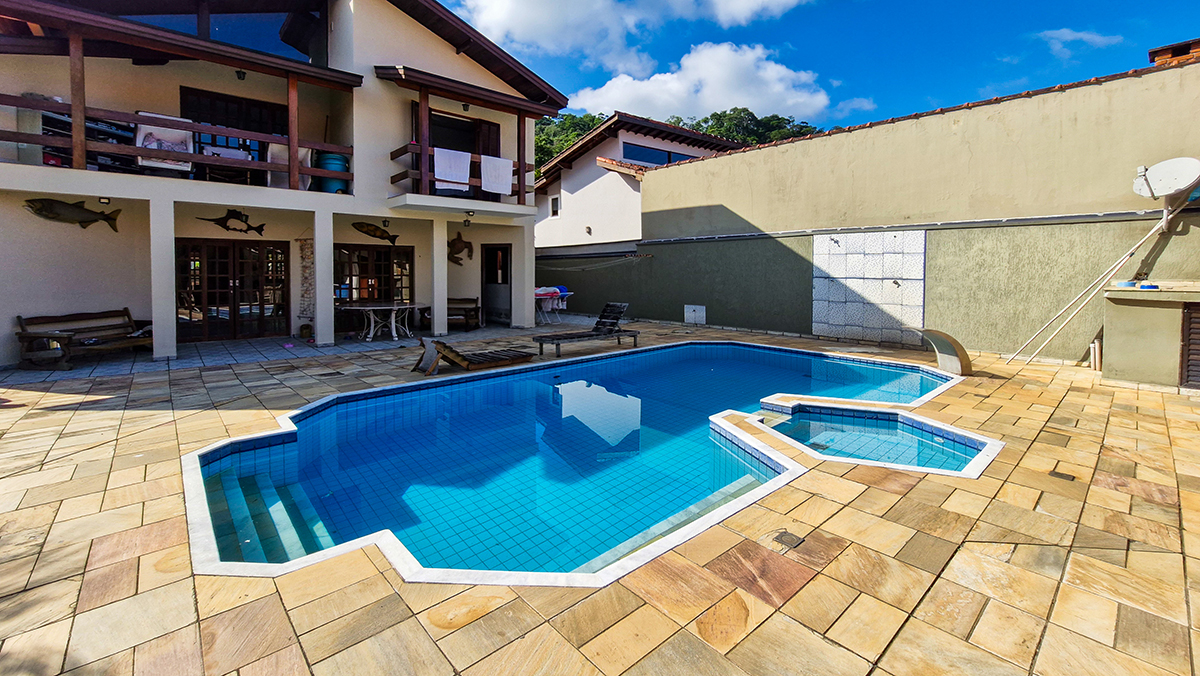 Casa Nova a venda na Praia da Mococa | Condomínio fechado | Lazer Privativo