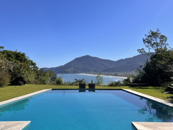 Casa a venda com Vista para o Mar no Condomínio Promontório | Maresias