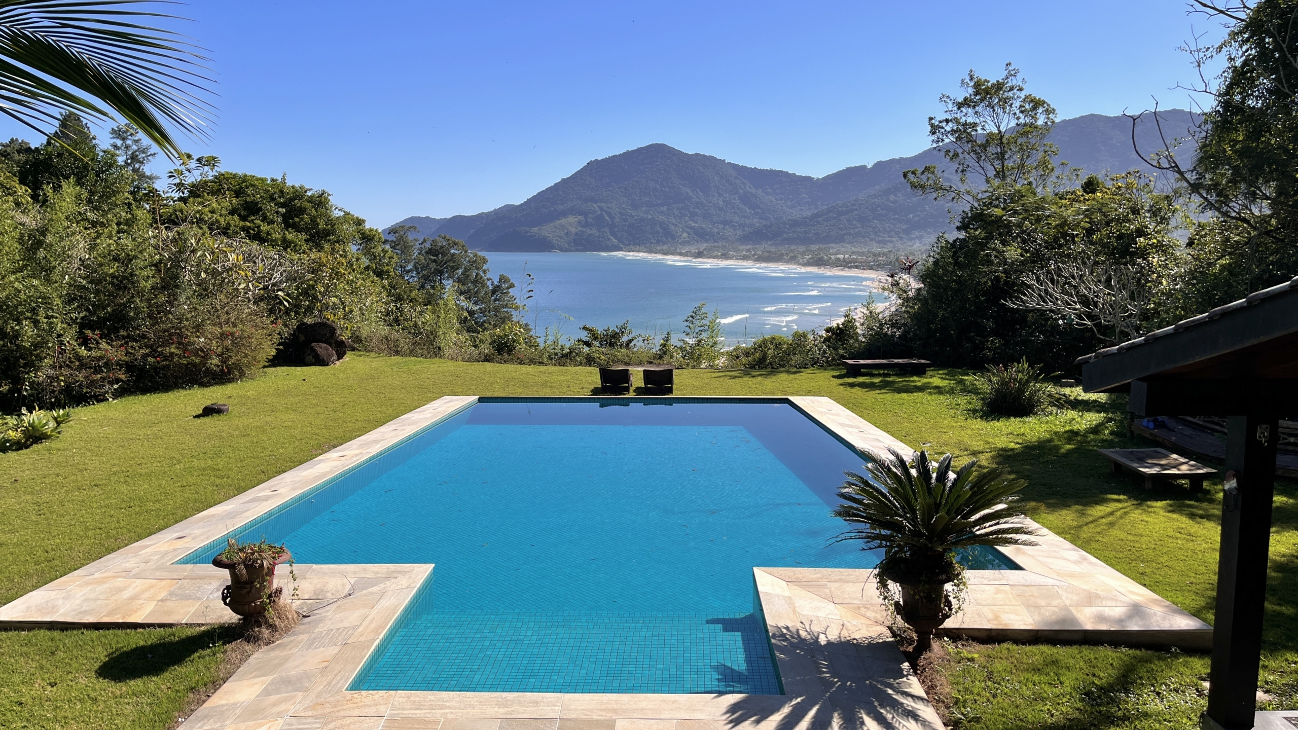 Casa a venda com Vista para o Mar no Condomínio Promontório | Maresias