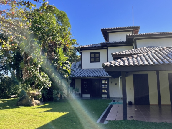 Casa a venda com Vista para o Mar no Condomínio Promontório | Maresias