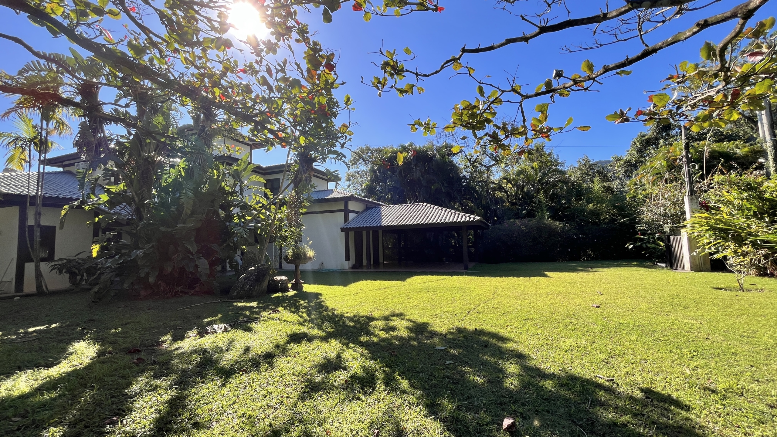 Casa a venda com Vista para o Mar no Condomínio Promontório | Maresias