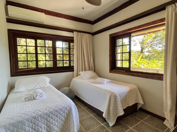 Casa a venda com Vista para o Mar no Condomínio Promontório | Maresias