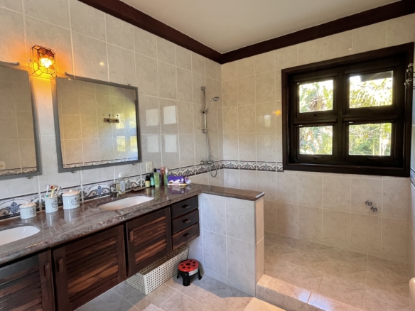 Casa a venda com Vista para o Mar no Condomínio Promontório | Maresias