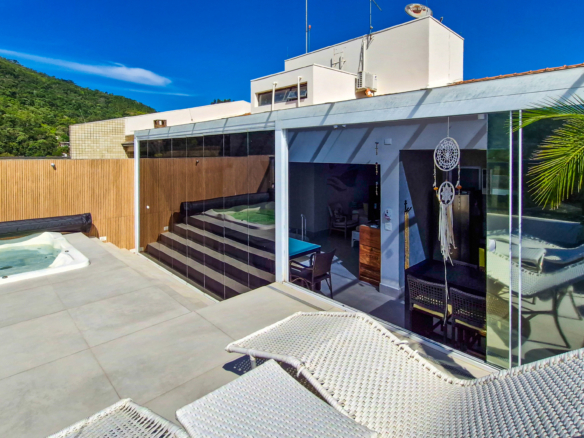 Cobertura para Venda com 2 suítes, em Tabatinga com 240m²