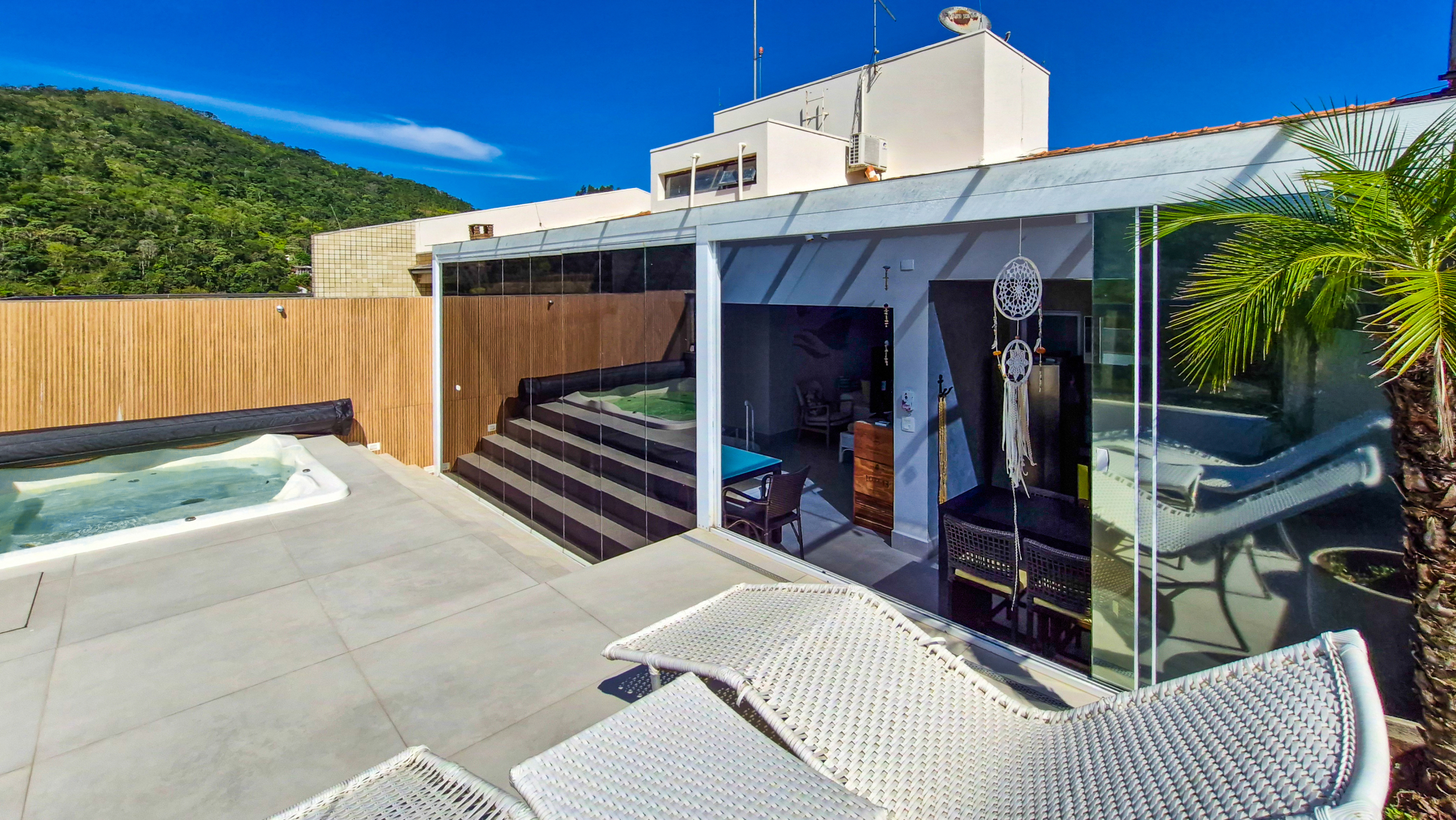 Cobertura para Venda com 2 suítes, em Tabatinga com 240m²