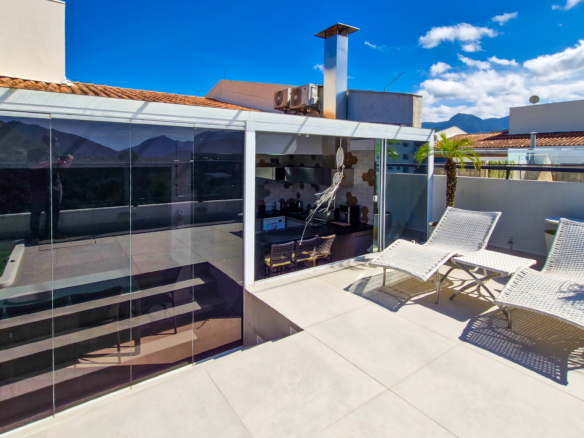 Cobertura para Venda com 2 suítes, em Tabatinga com 240m²