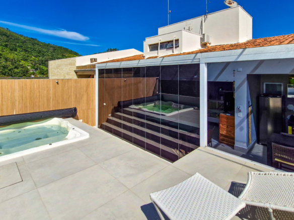Cobertura para Venda com 2 suítes, em Tabatinga com 240m²