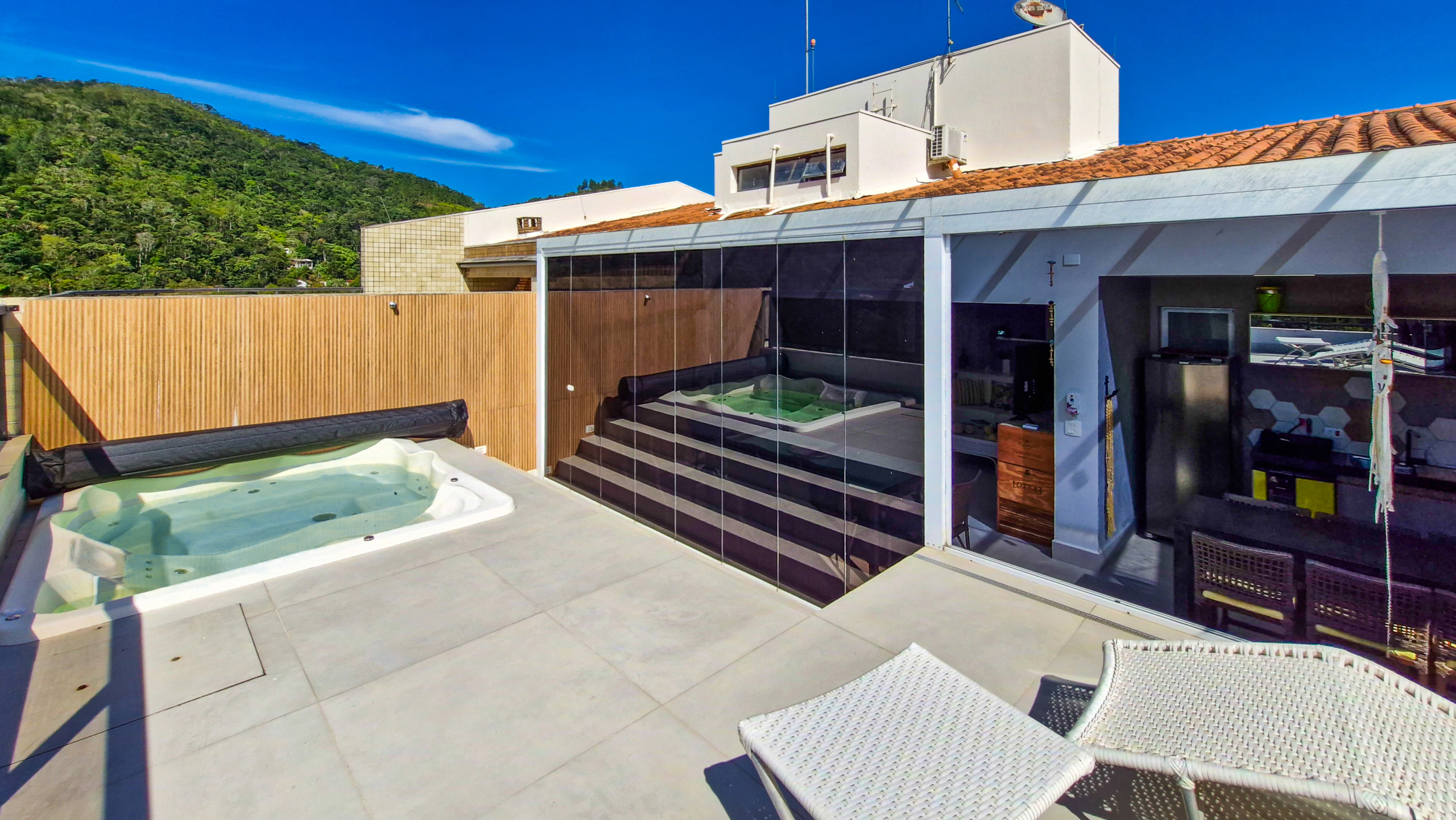 Cobertura para Venda com 2 suítes, em Tabatinga com 240m²