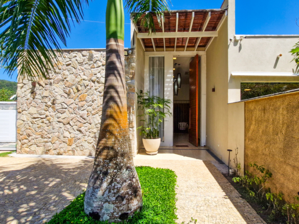 Casa alto padrão a venda na Praia da Mococa | Caraguatatuba