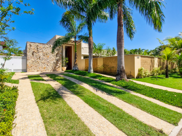 Casa alto padrão a venda na Praia da Mococa | Caraguatatuba