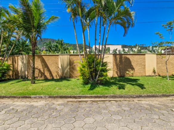 Casa alto padrão a venda na Praia da Mococa | Caraguatatuba