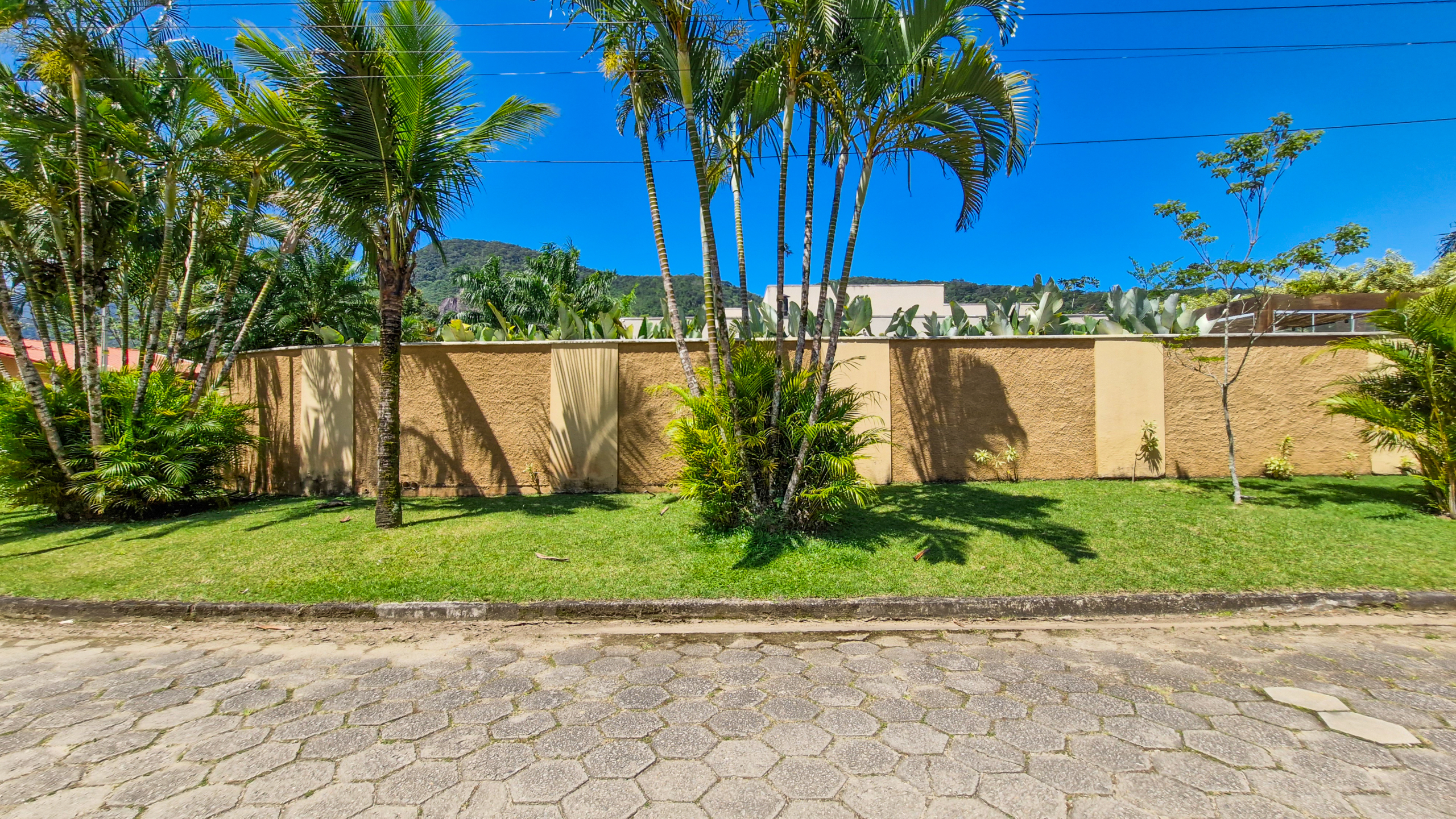 Casa alto padrão a venda na Praia da Mococa | Caraguatatuba