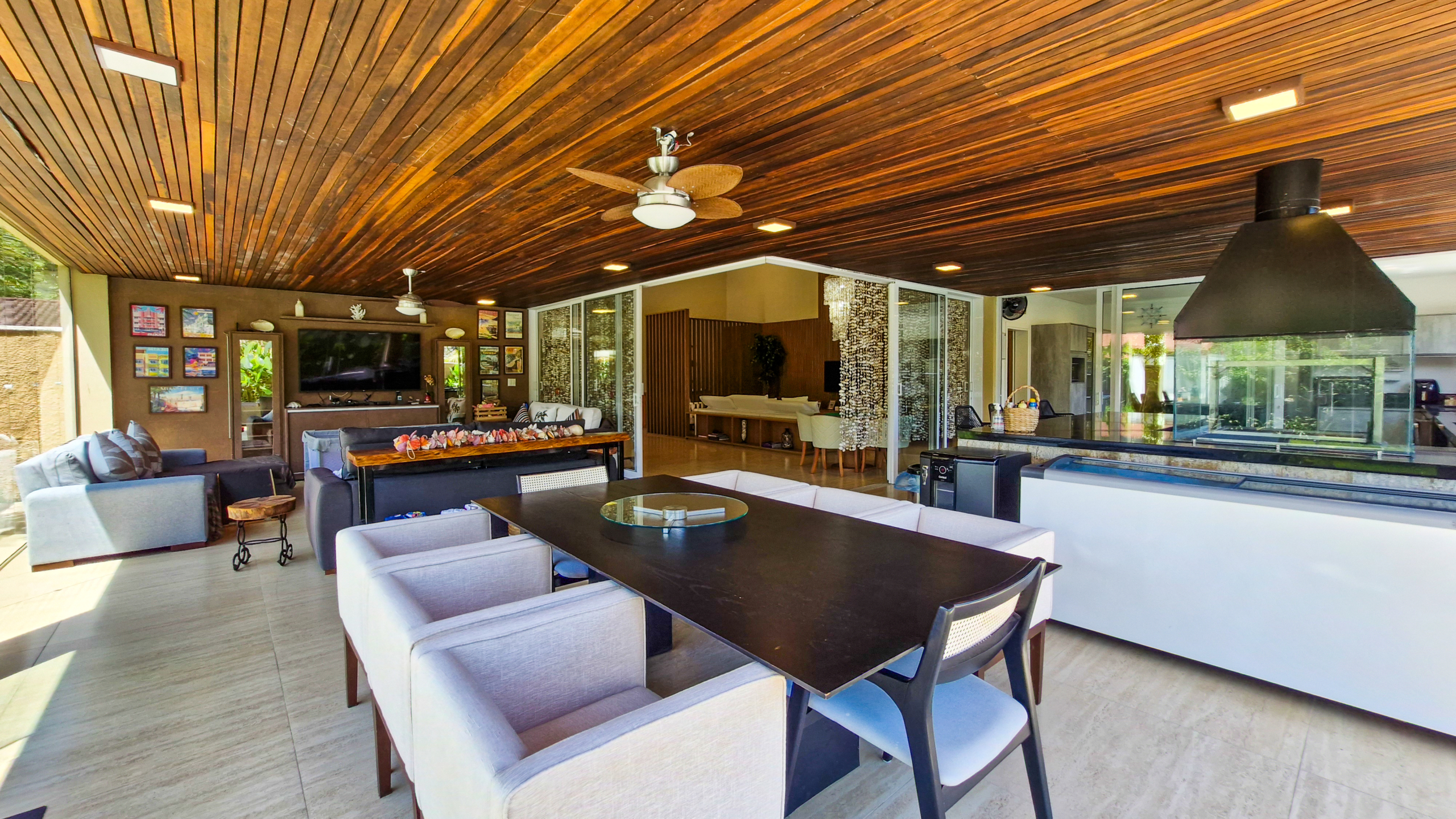 Casa alto padrão a venda na Praia da Mococa | Caraguatatuba