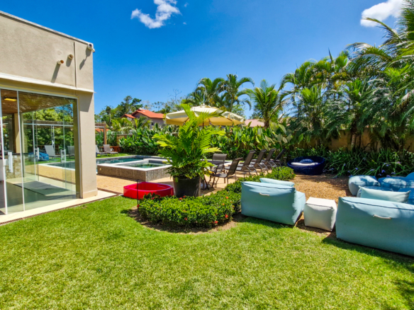 Casa alto padrão a venda na Praia da Mococa | Caraguatatuba