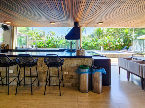 Casa alto padrão a venda na Praia da Mococa | Caraguatatuba