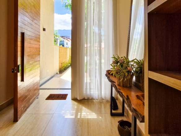 Casa alto padrão a venda na Praia da Mococa | Caraguatatuba