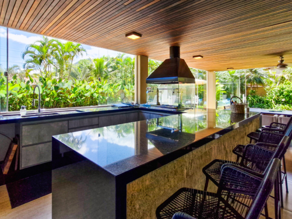 Casa alto padrão a venda na Praia da Mococa | Caraguatatuba