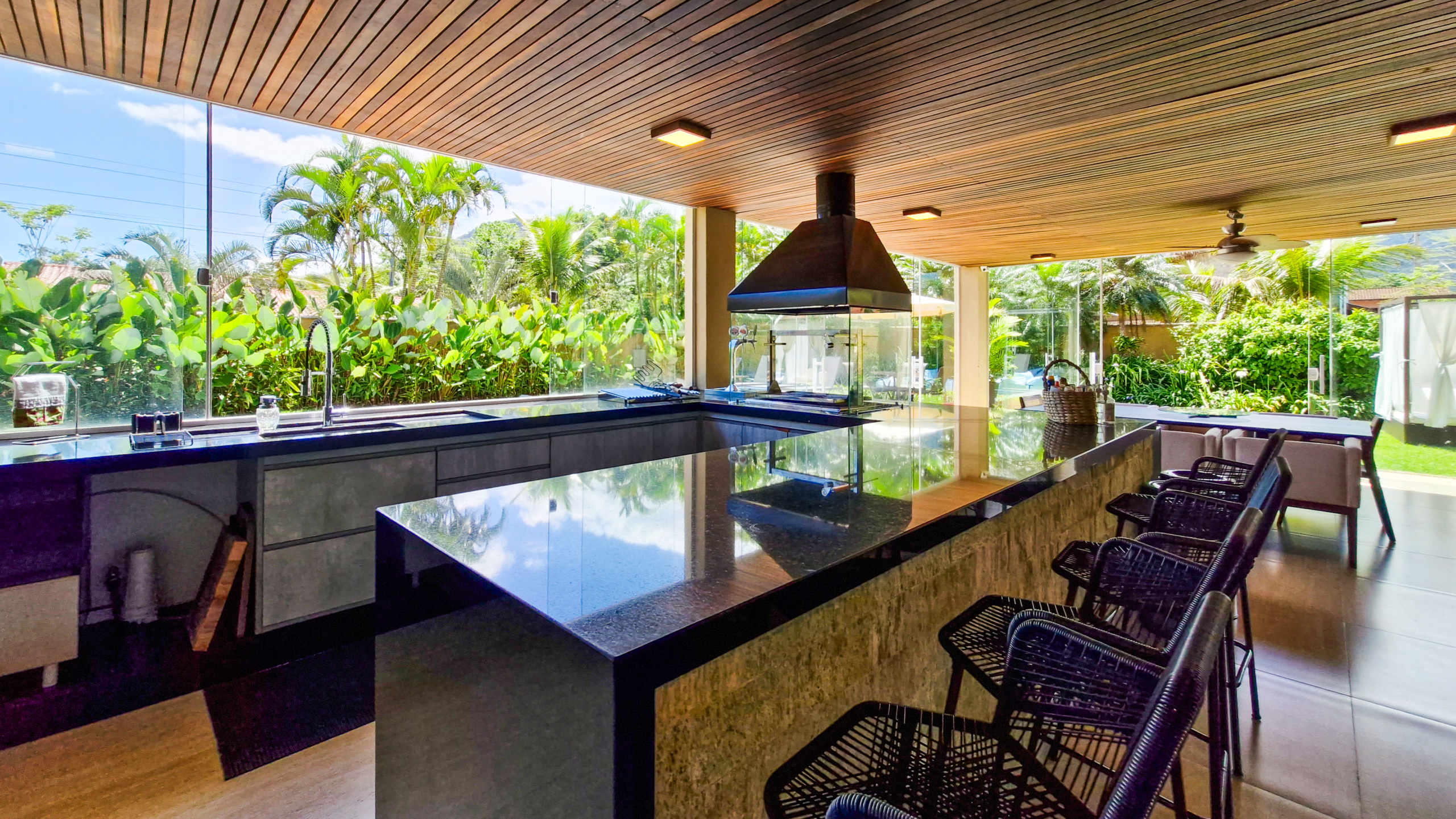 Casa alto padrão a venda na Praia da Mococa | Caraguatatuba