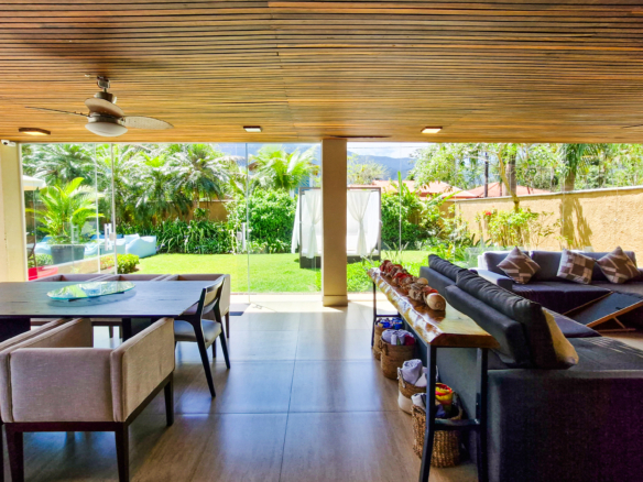 Casa alto padrão a venda na Praia da Mococa | Caraguatatuba