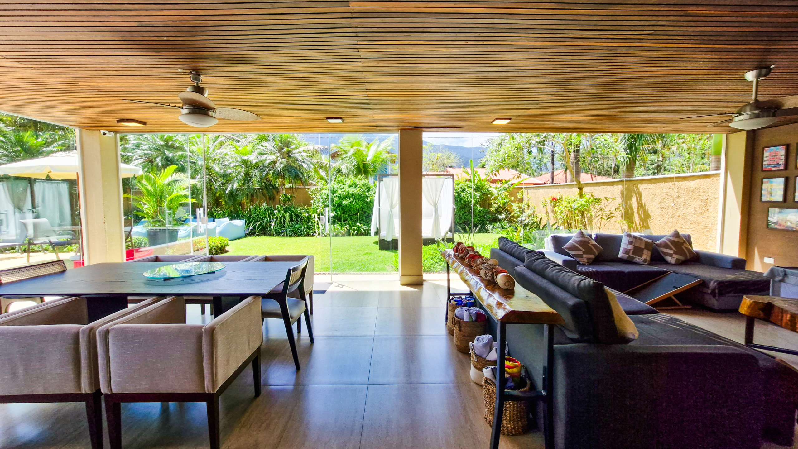 Casa alto padrão a venda na Praia da Mococa | Caraguatatuba