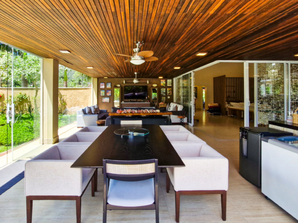 Casa alto padrão a venda na Praia da Mococa | Caraguatatuba