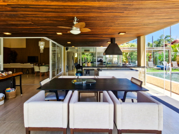 Casa alto padrão a venda na Praia da Mococa | Caraguatatuba