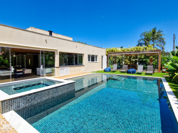 Casa alto padrão a venda na Praia da Mococa | Caraguatatuba