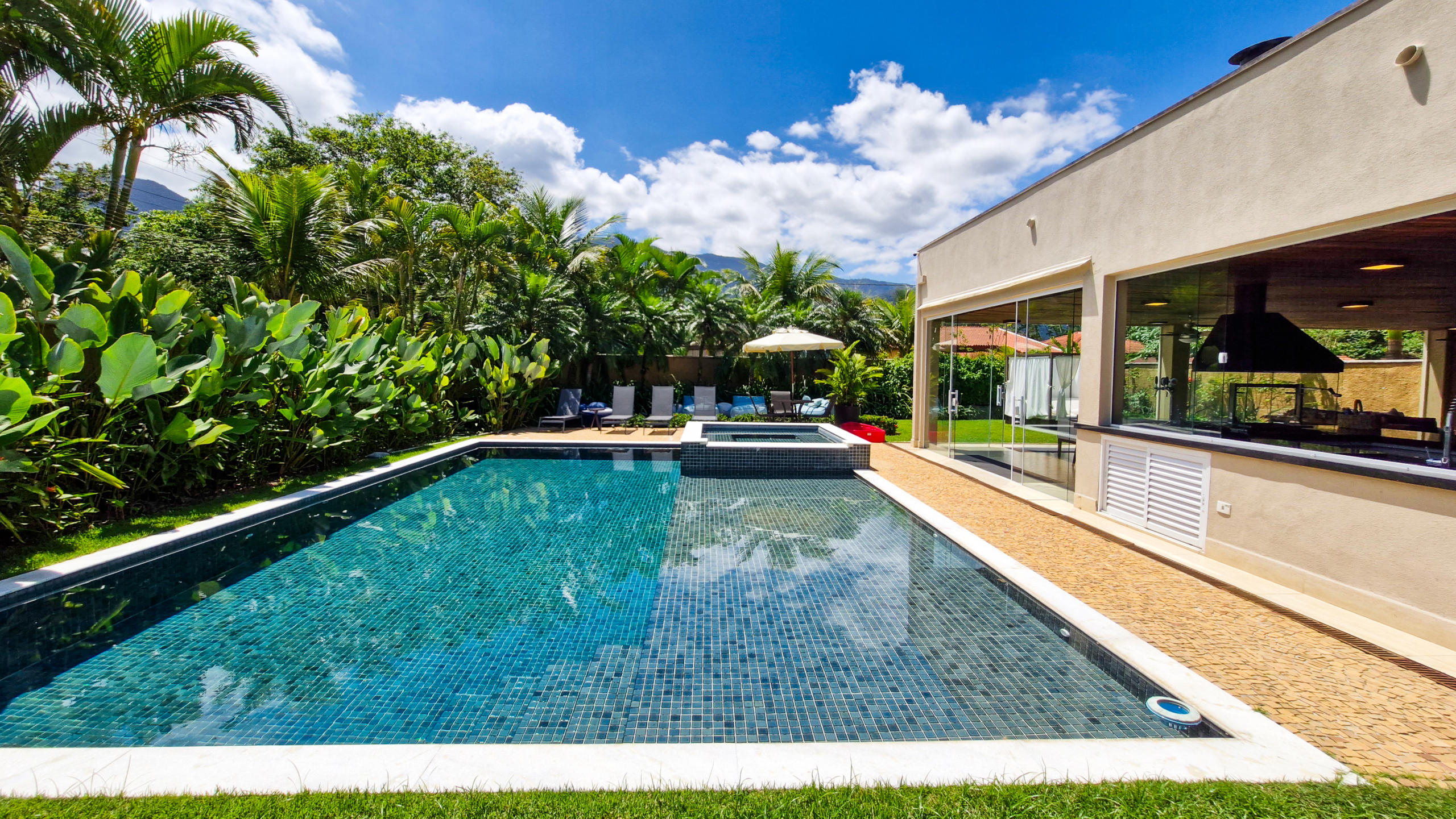 Casa alto padrão a venda na Praia da Mococa | Caraguatatuba