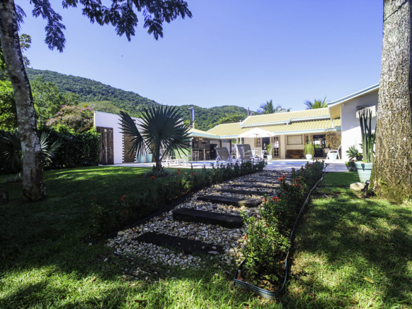 Casa Térrea Exclusiva na Praia da Tabatinga | 3 Suítes | Piscina | Espaço Gourmet