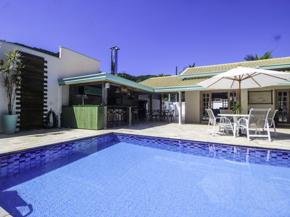 Casa Térrea Exclusiva na Praia da Tabatinga | 3 Suítes | Piscina | Espaço Gourmet