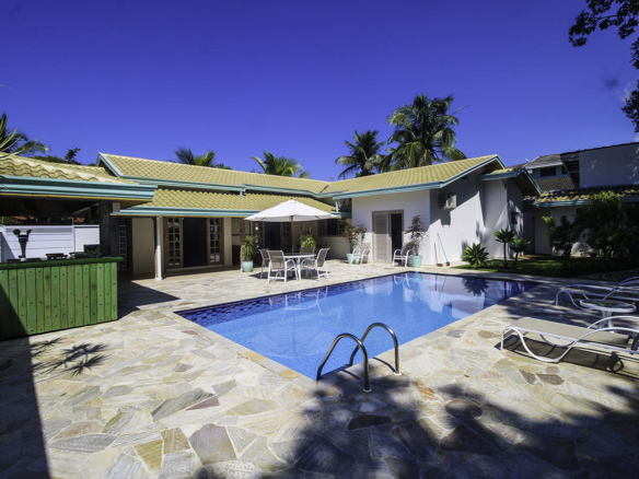 Casa Térrea Exclusiva na Praia da Tabatinga | 3 Suítes | Piscina | Espaço Gourmet