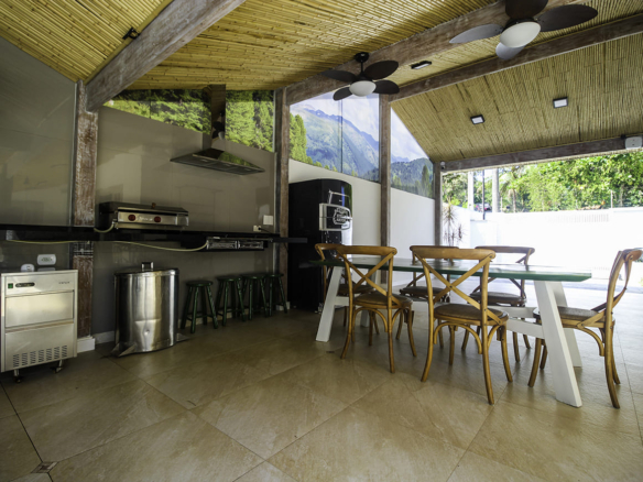 Casa Térrea Exclusiva na Praia da Tabatinga | 3 Suítes | Piscina | Espaço Gourmet