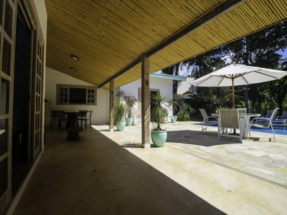 Casa Térrea Exclusiva na Praia da Tabatinga | 3 Suítes | Piscina | Espaço Gourmet