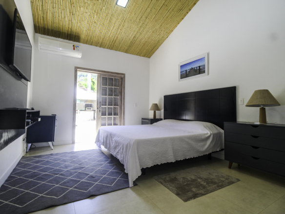 Casa Térrea Exclusiva na Praia da Tabatinga | 3 Suítes | Piscina | Espaço Gourmet