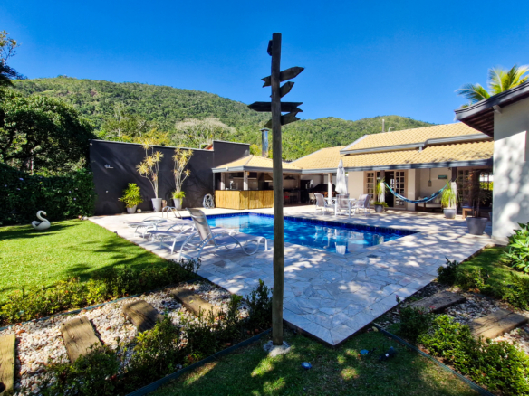 Casa Térrea Exclusiva na Praia da Tabatinga | 3 Suítes | Piscina | Espaço Gourmet