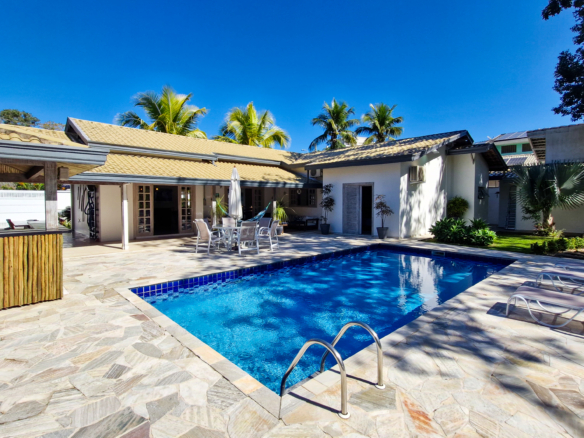 Casa Térrea Exclusiva na Praia da Tabatinga | 3 Suítes | Piscina | Espaço Gourmet