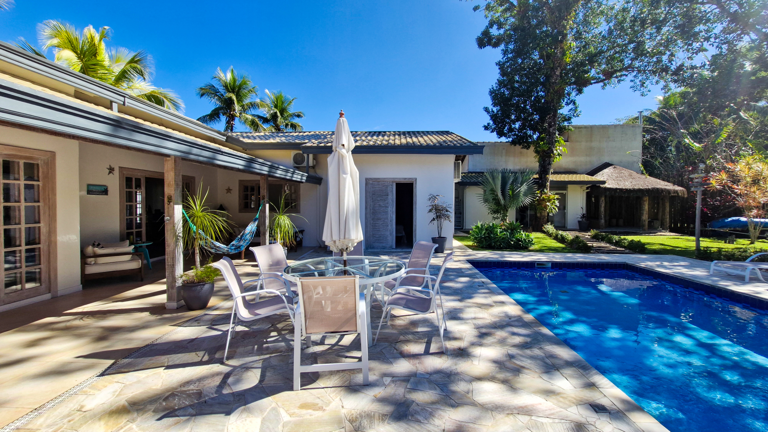 Casa Térrea Exclusiva na Praia da Tabatinga | 3 Suítes | Piscina | Espaço Gourmet
