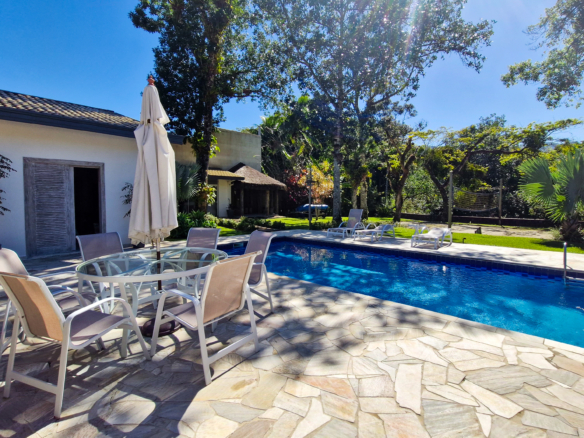 Casa Térrea Exclusiva na Praia da Tabatinga | 3 Suítes | Piscina | Espaço Gourmet
