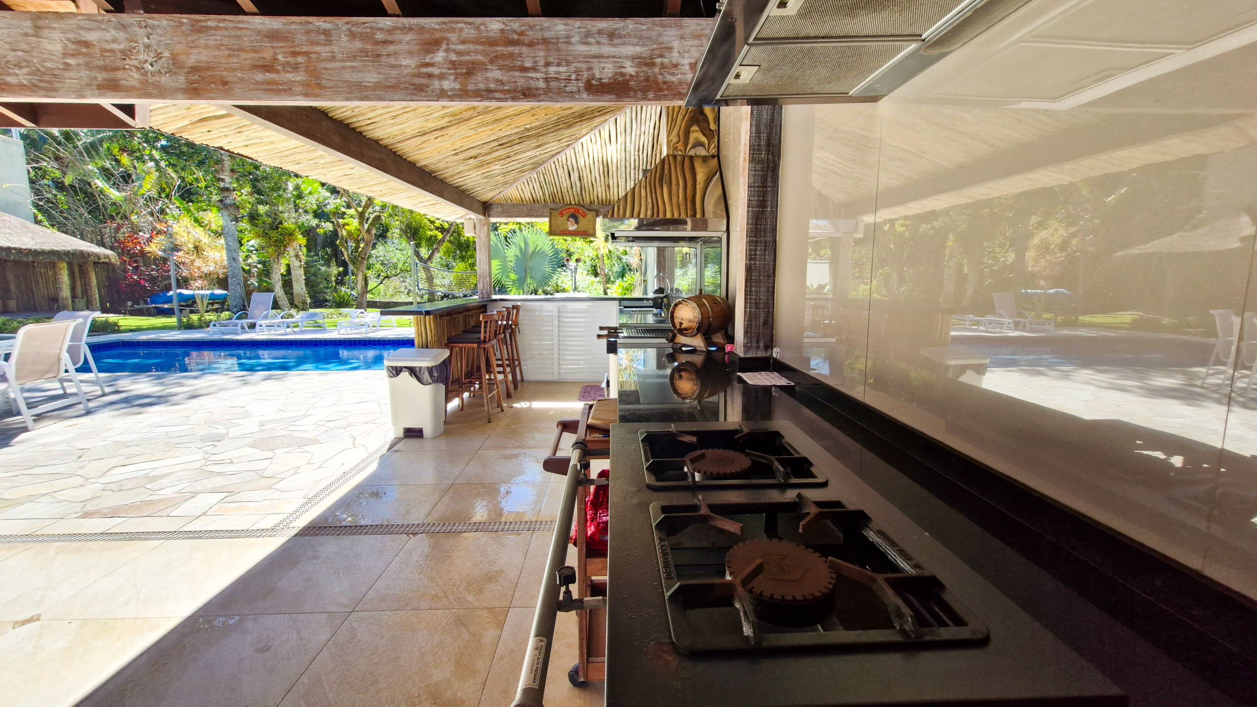 Casa Térrea Exclusiva na Praia da Tabatinga | 3 Suítes | Piscina | Espaço Gourmet