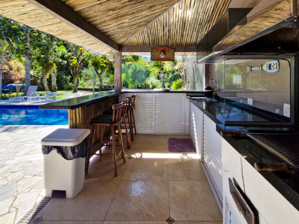 Casa Térrea Exclusiva na Praia da Tabatinga | 3 Suítes | Piscina | Espaço Gourmet