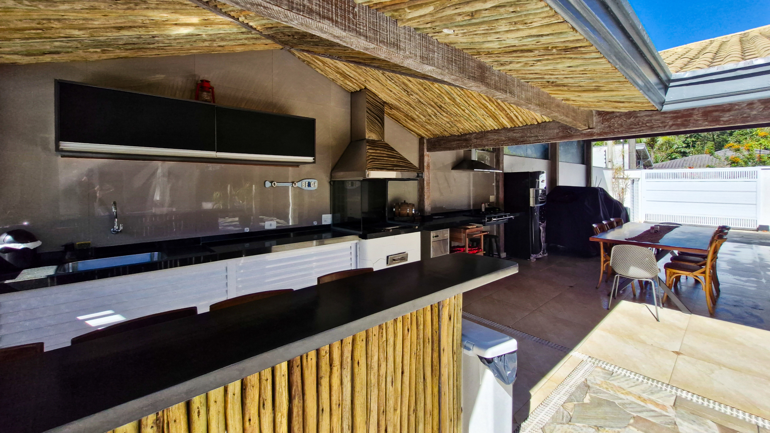 Casa Térrea Exclusiva na Praia da Tabatinga | 3 Suítes | Piscina | Espaço Gourmet