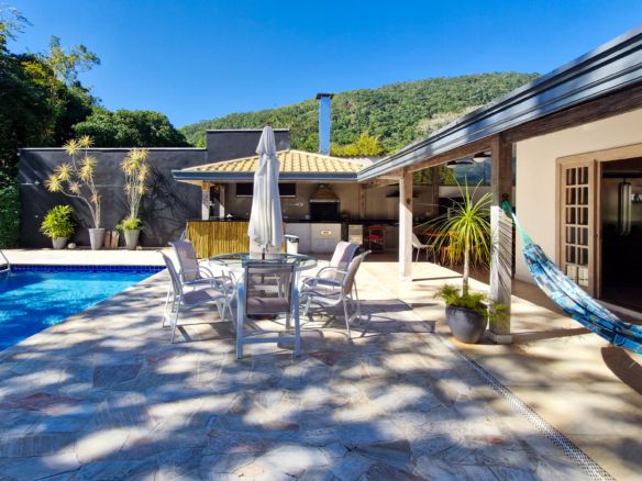 Casa Térrea Exclusiva na Praia da Tabatinga | 3 Suítes | Piscina | Espaço Gourmet