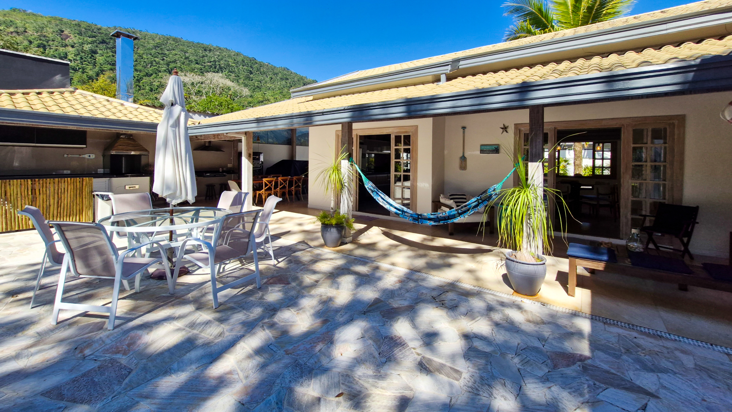 Casa Térrea Exclusiva na Praia da Tabatinga | 3 Suítes | Piscina | Espaço Gourmet