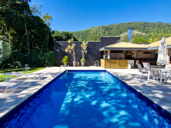 Casa Térrea Exclusiva na Praia da Tabatinga | 3 Suítes | Piscina | Espaço Gourmet