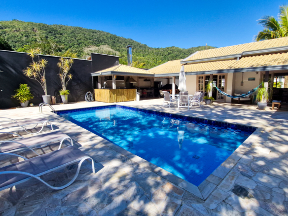 Casa Térrea Exclusiva na Praia da Tabatinga | 3 Suítes | Piscina | Espaço Gourmet